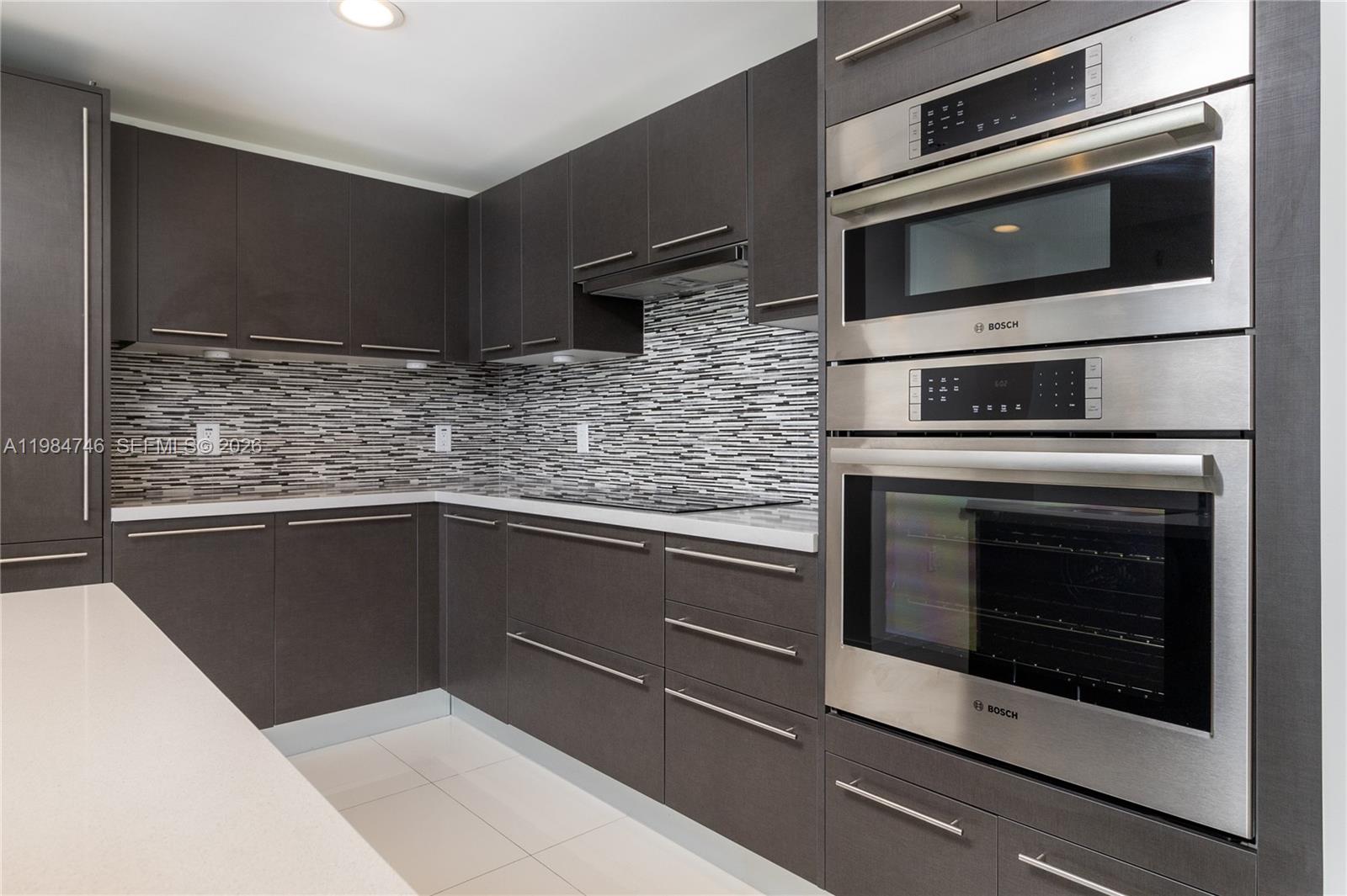 GRAND BAY COMMONS SOUTH - Residential Lease