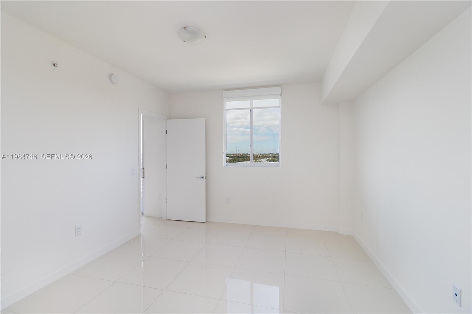 GRAND BAY COMMONS SOUTH - Residential Lease