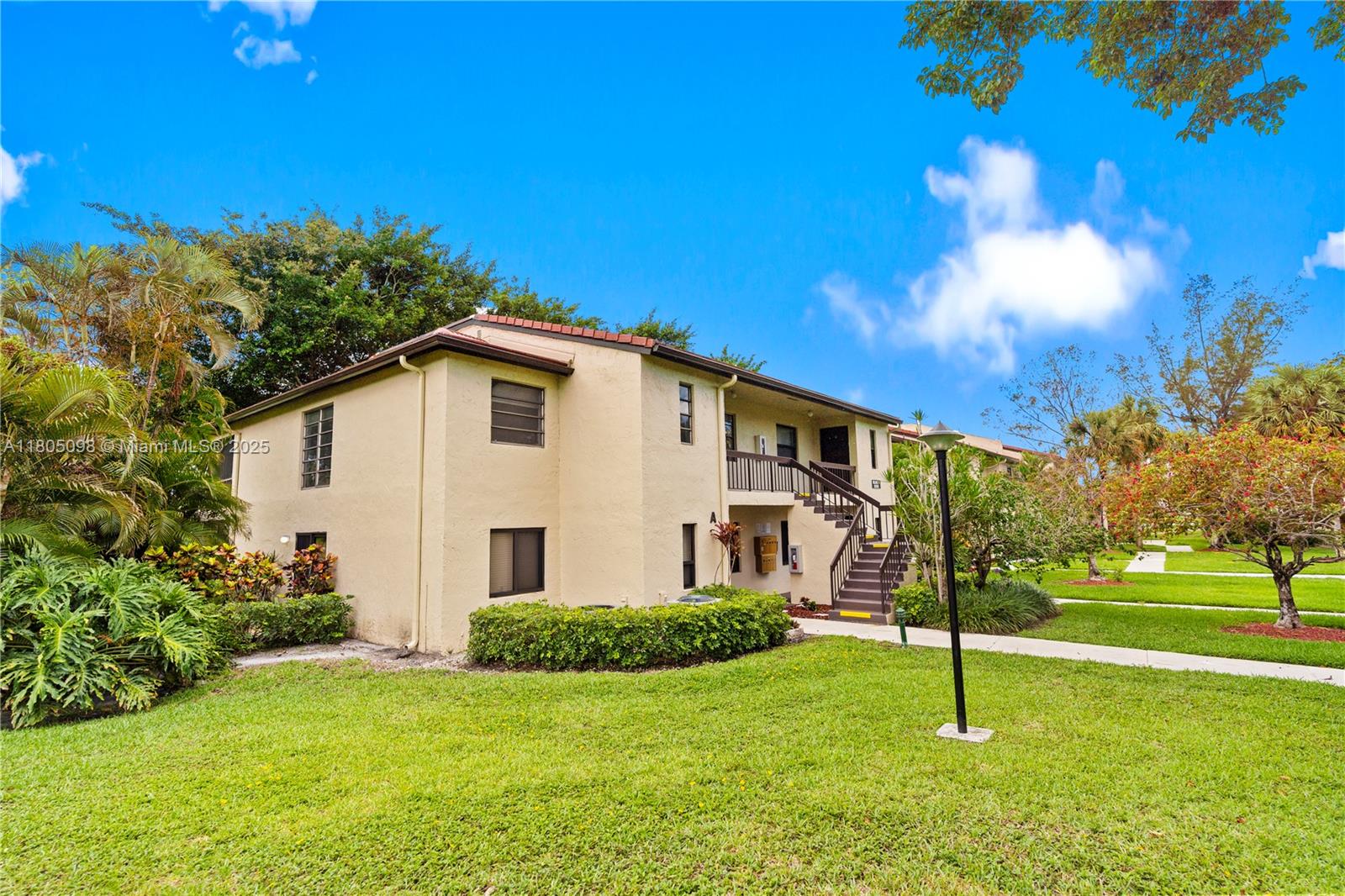 FAIRWAYS OF BOCA LAGO - Residential