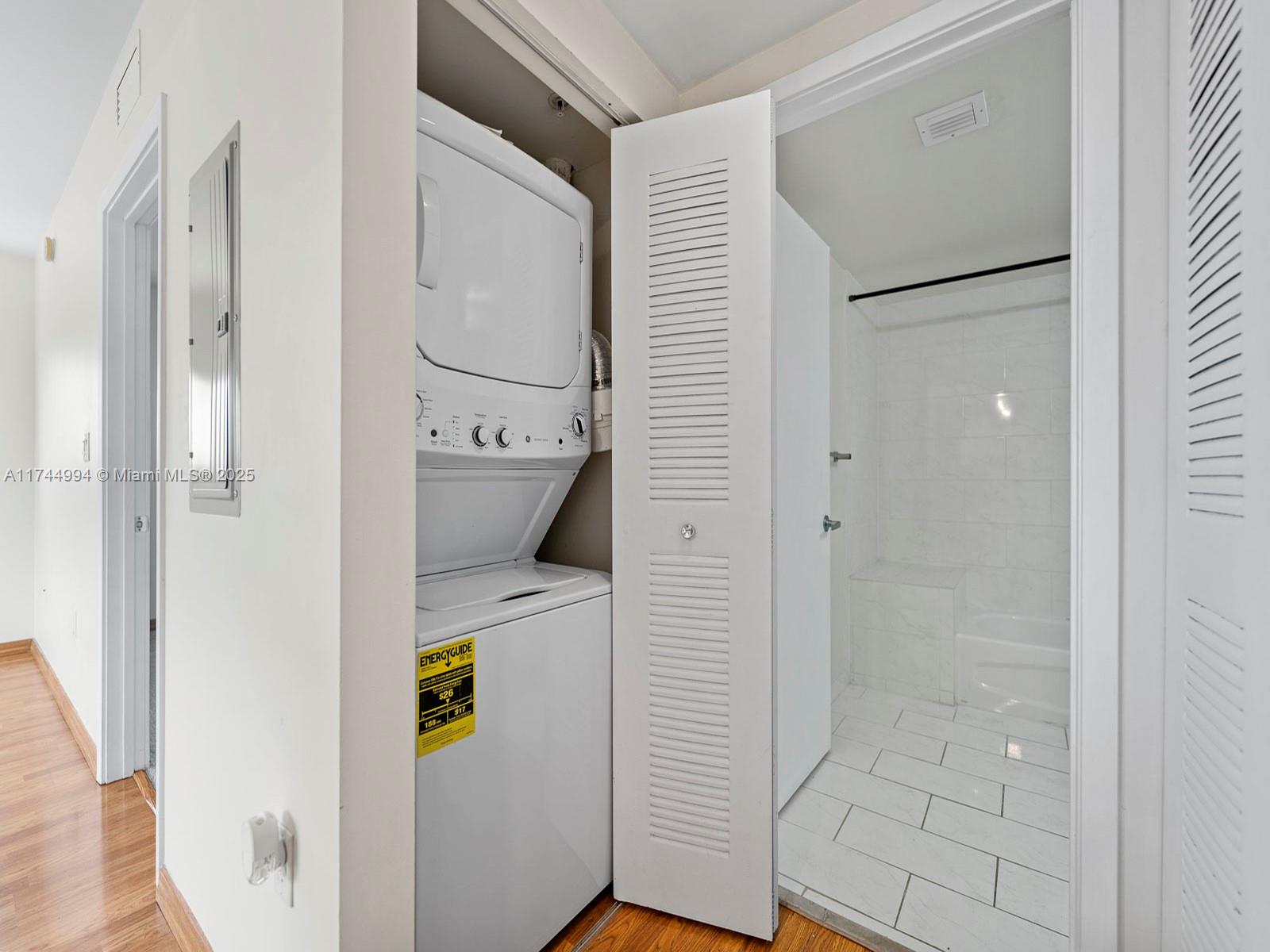 VILLAGGIO IN THE GROVE TO - Residential