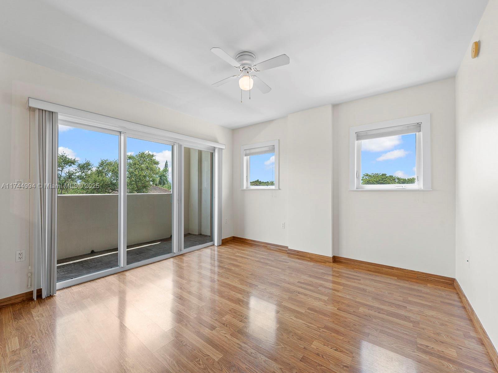 VILLAGGIO IN THE GROVE TO - Residential