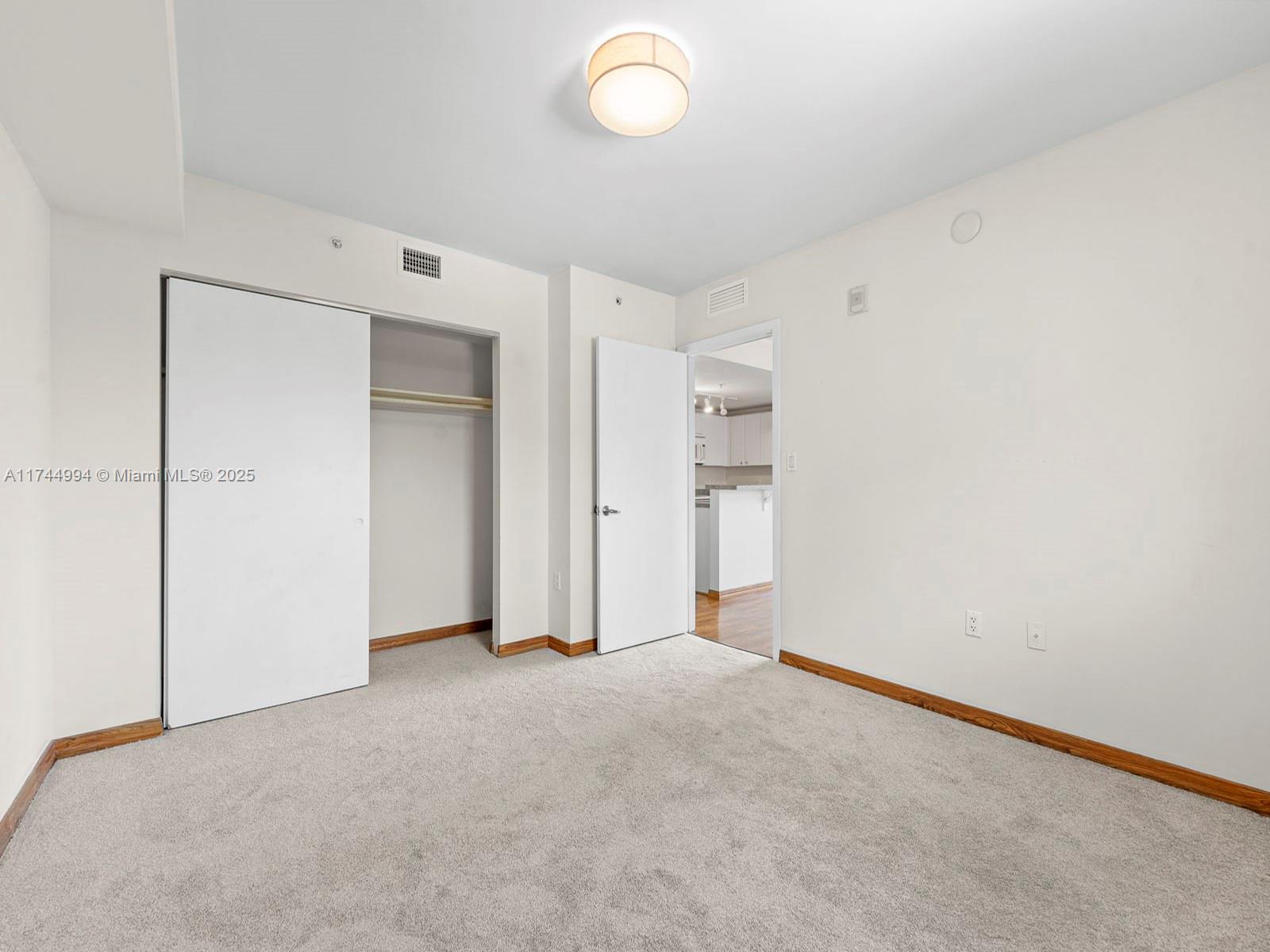 VILLAGGIO IN THE GROVE TO - Residential