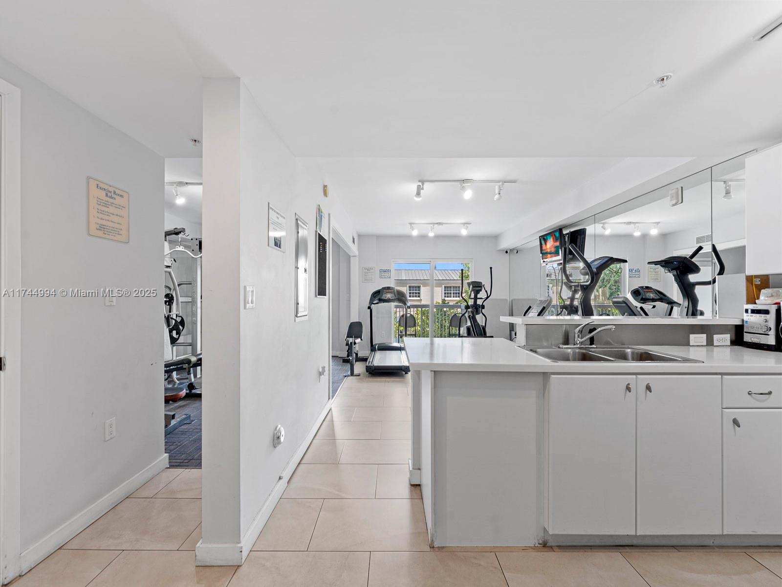 VILLAGGIO IN THE GROVE TO - Residential