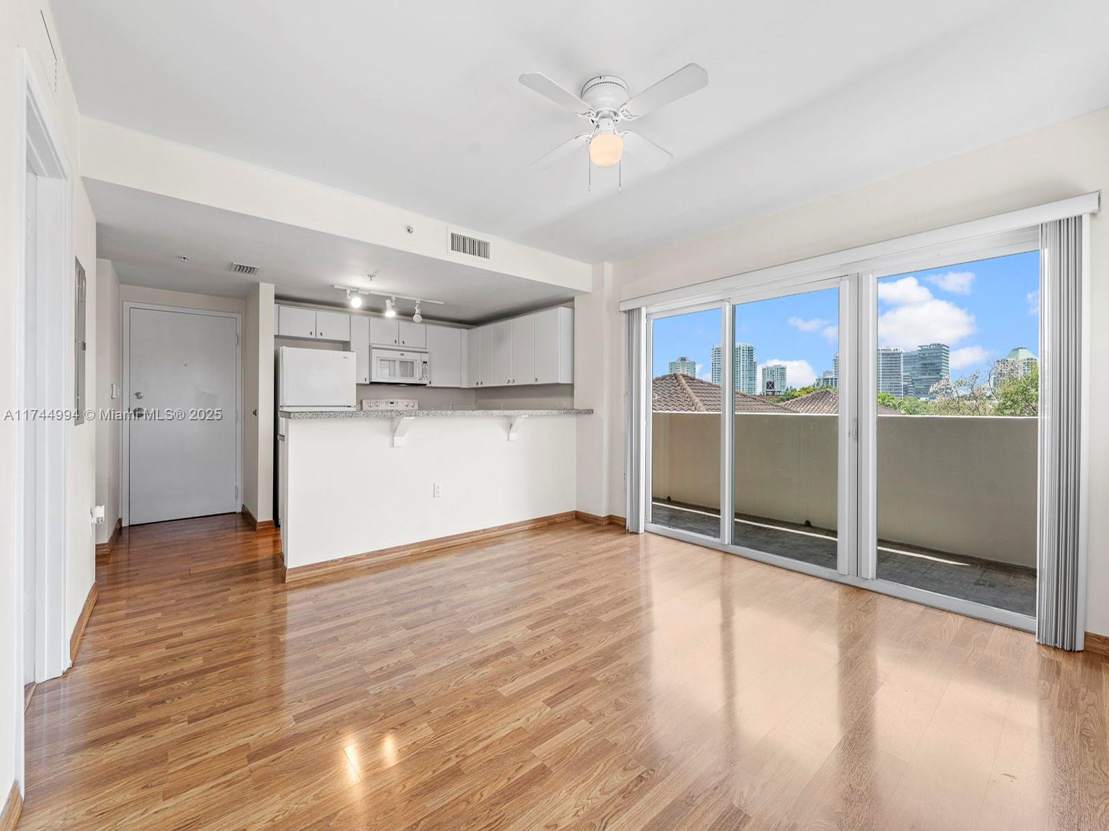 VILLAGGIO IN THE GROVE TO - Residential