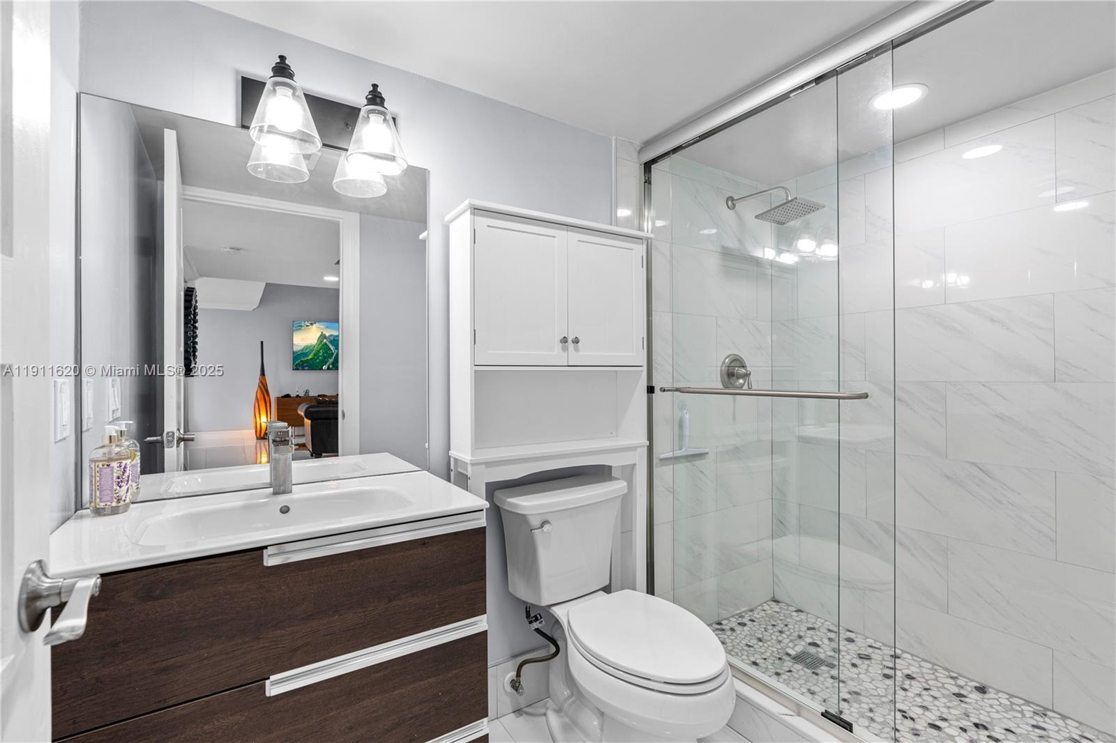 LAKES OF THE MEADOW-MEADO - Residential Lease