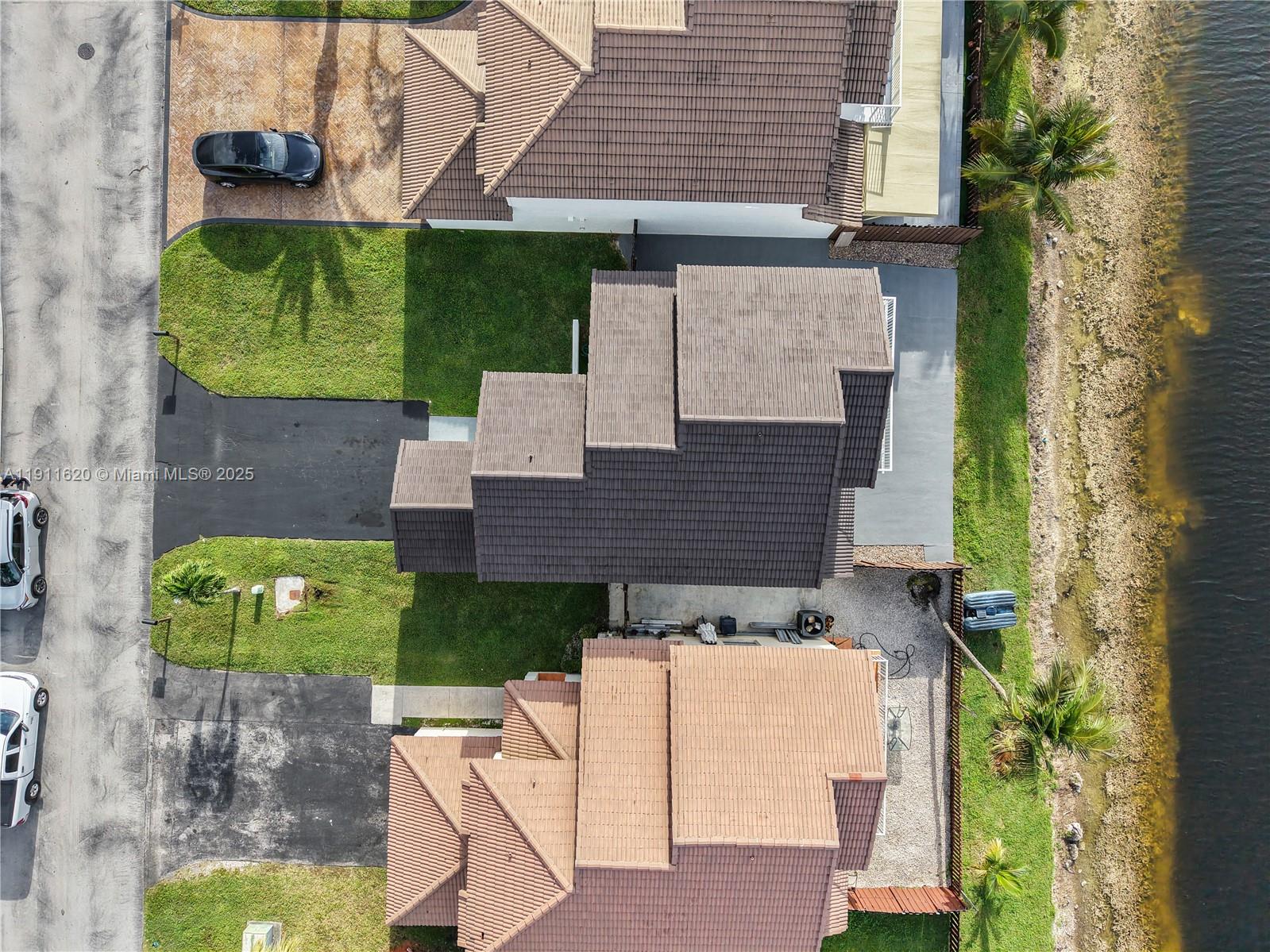 LAKES OF THE MEADOW-MEADO - Residential Lease