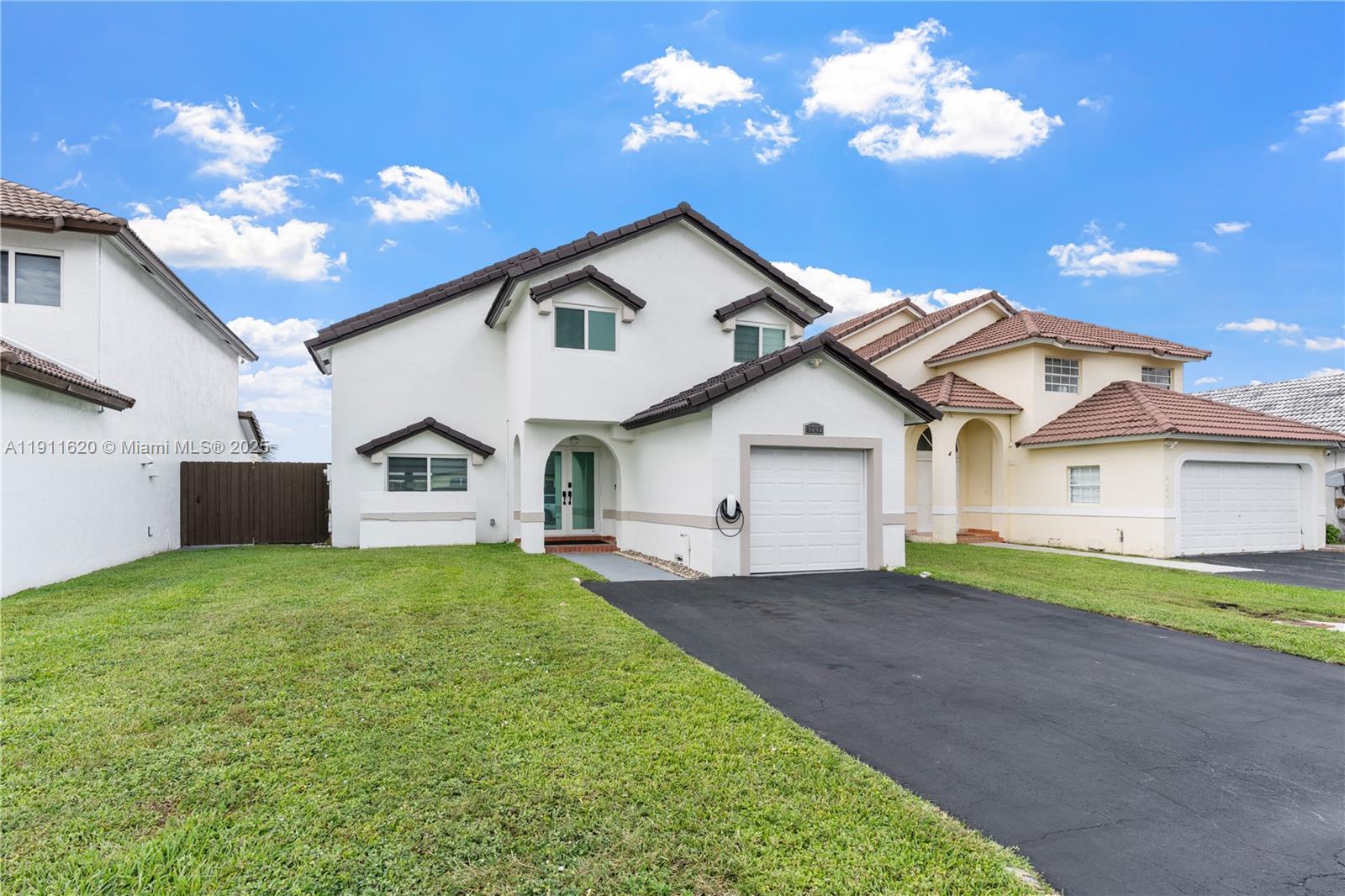 LAKES OF THE MEADOW-MEADO - Residential Lease