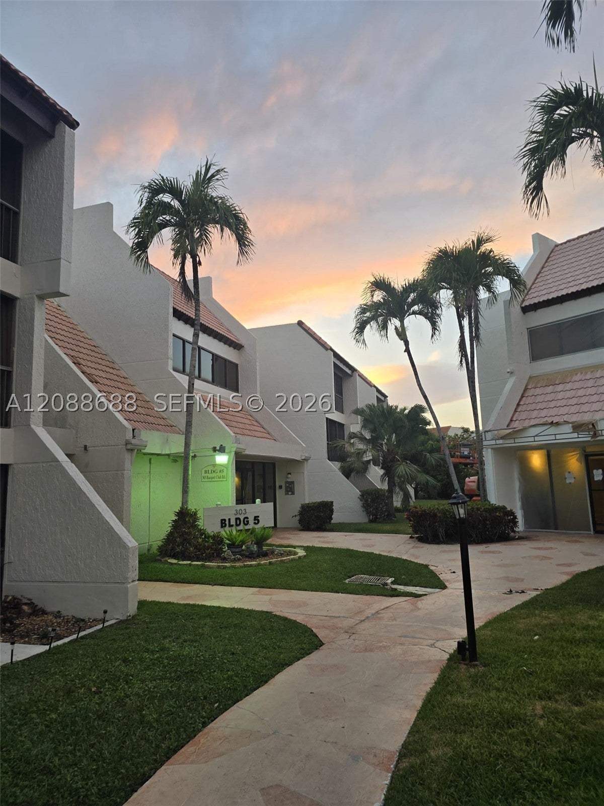 303 Racquet Club Rd 311, Weston FL 33326