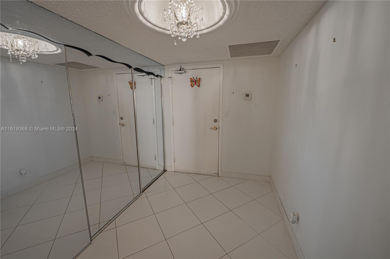 WINSTON TOWERS 500 CONDO - Residential
