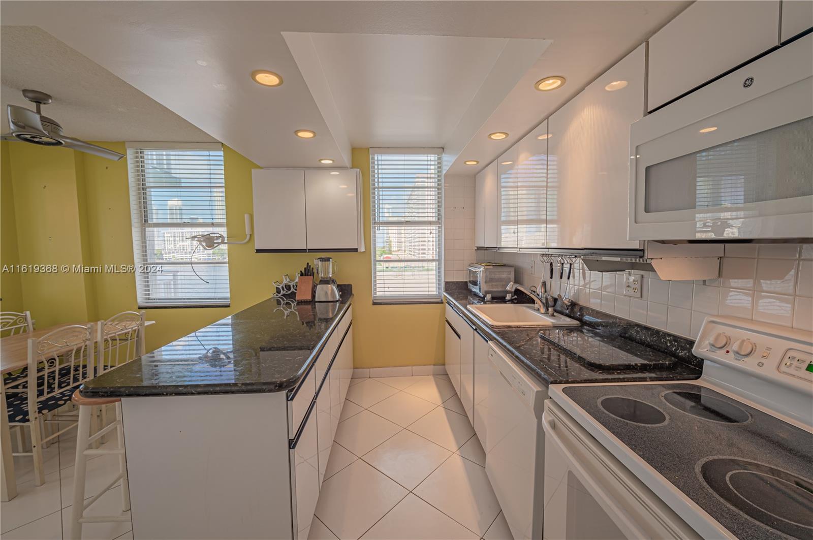WINSTON TOWERS 500 CONDO - Residential