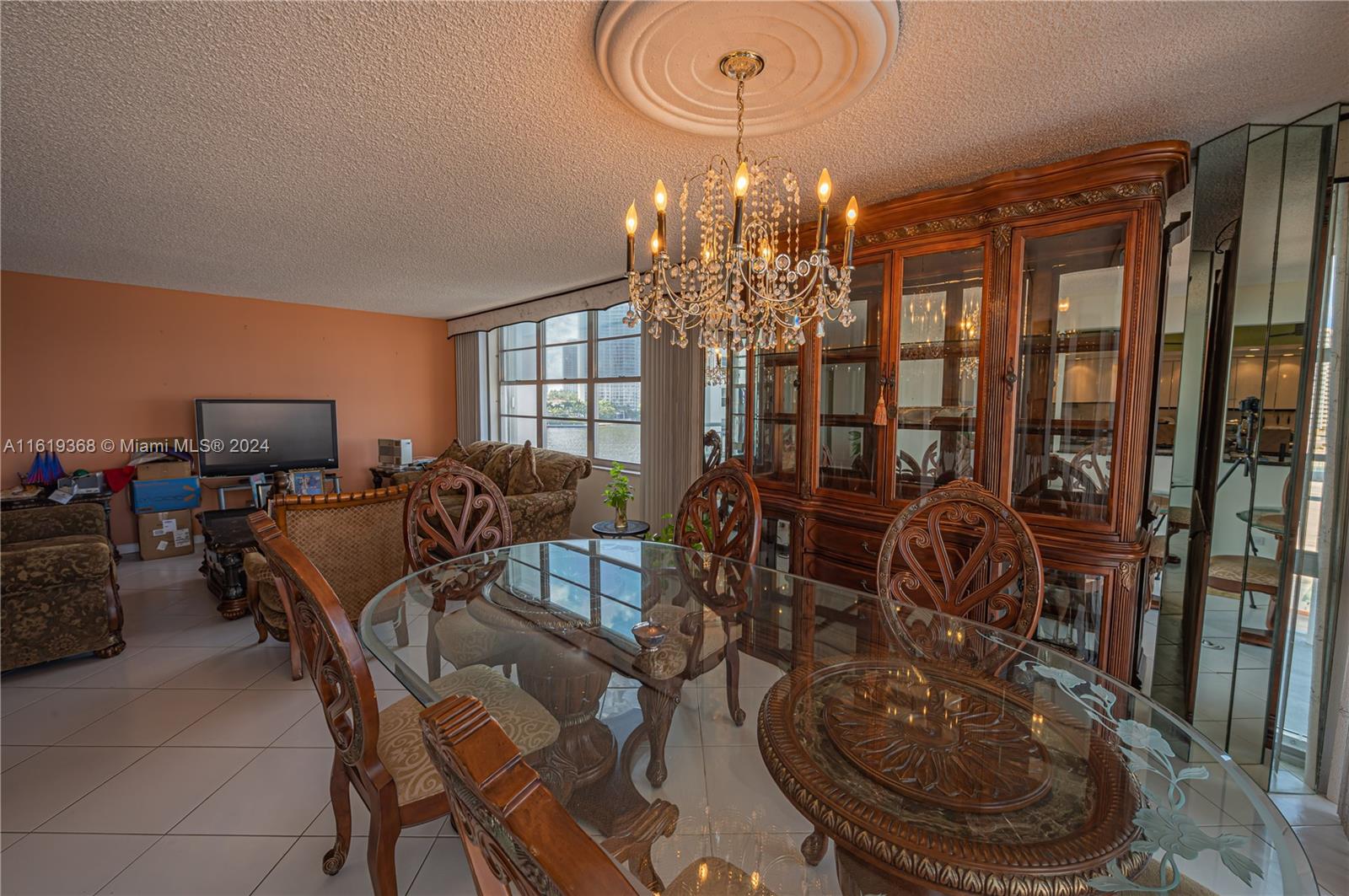 WINSTON TOWERS 500 CONDO - Residential
