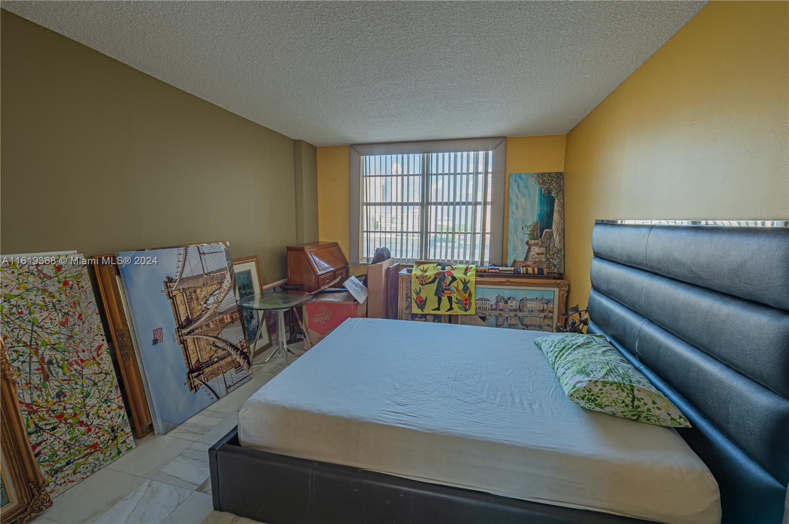 WINSTON TOWERS 500 CONDO - Residential