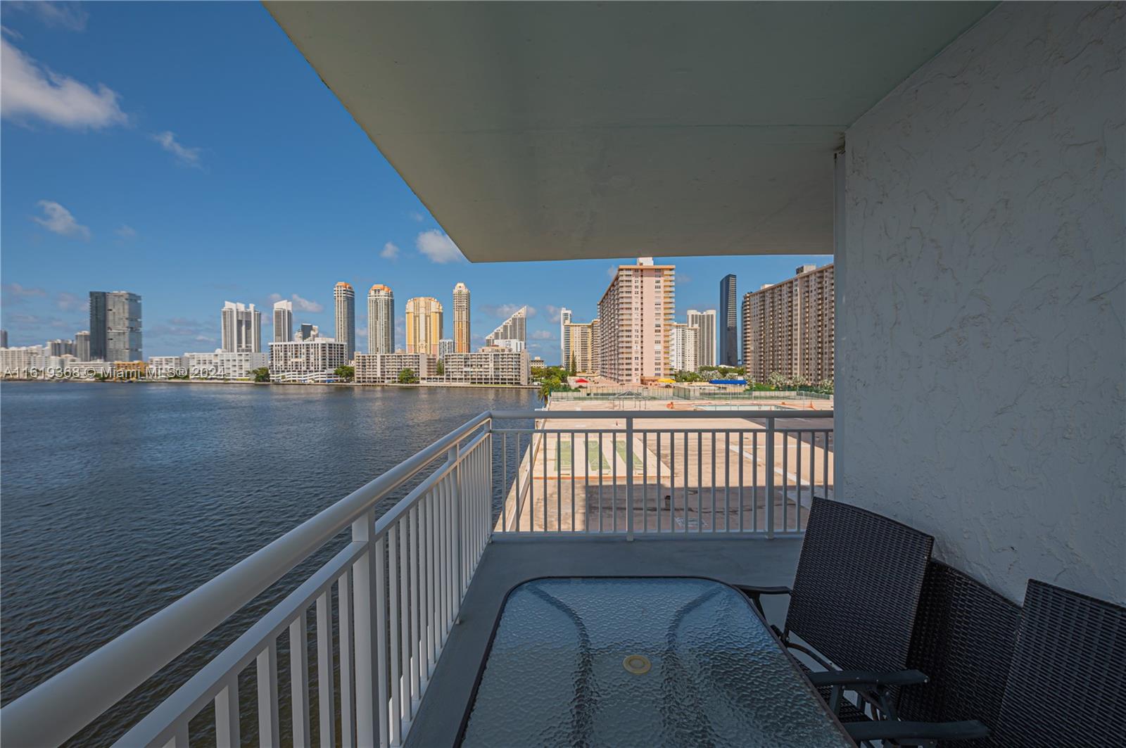 WINSTON TOWERS 500 CONDO - Residential