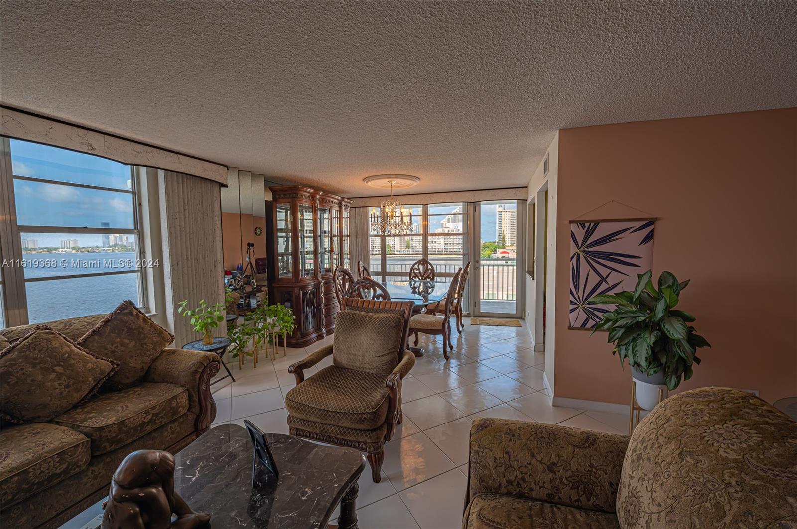 WINSTON TOWERS 500 CONDO - Residential