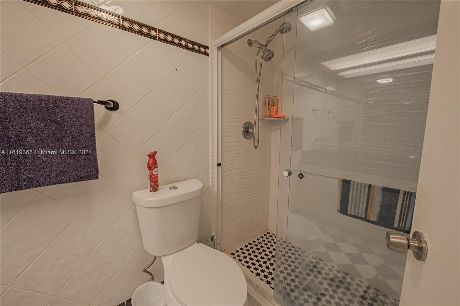 WINSTON TOWERS 500 CONDO - Residential