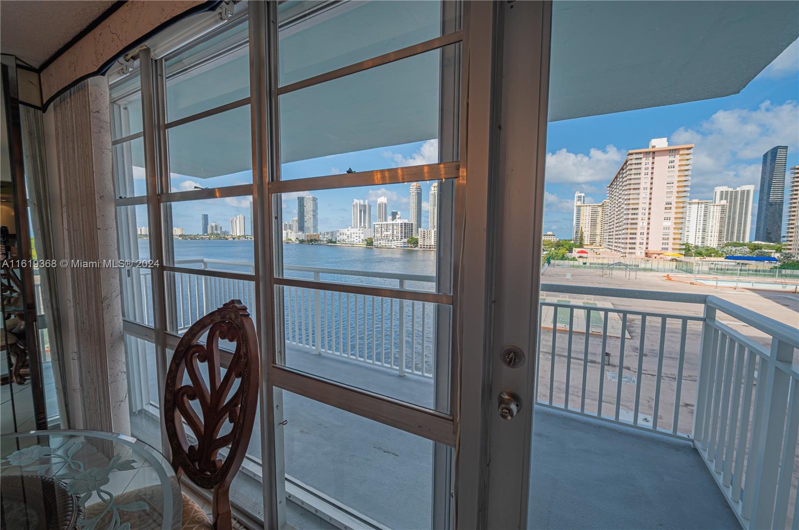 WINSTON TOWERS 500 CONDO - Residential