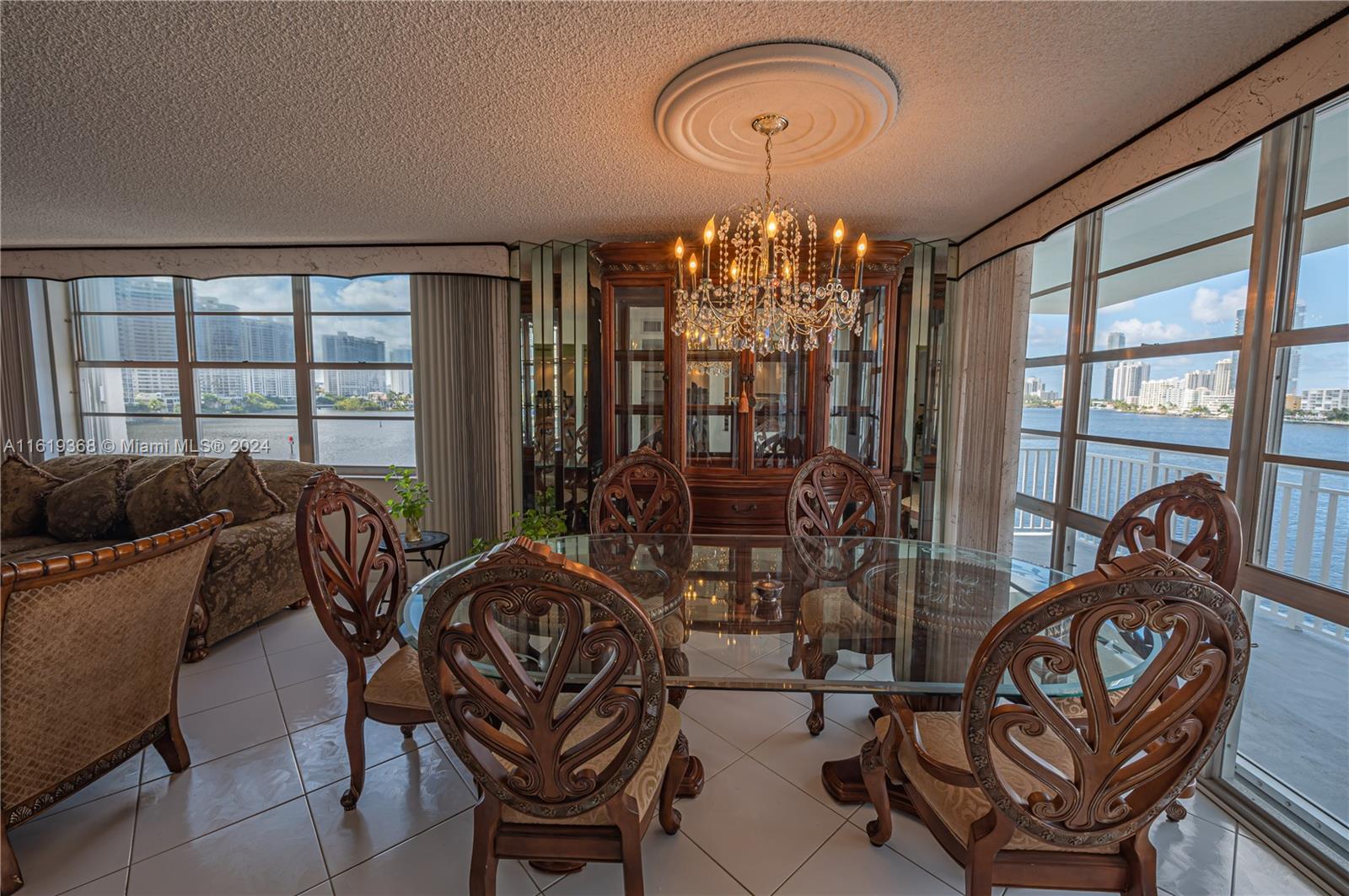 WINSTON TOWERS 500 CONDO - Residential
