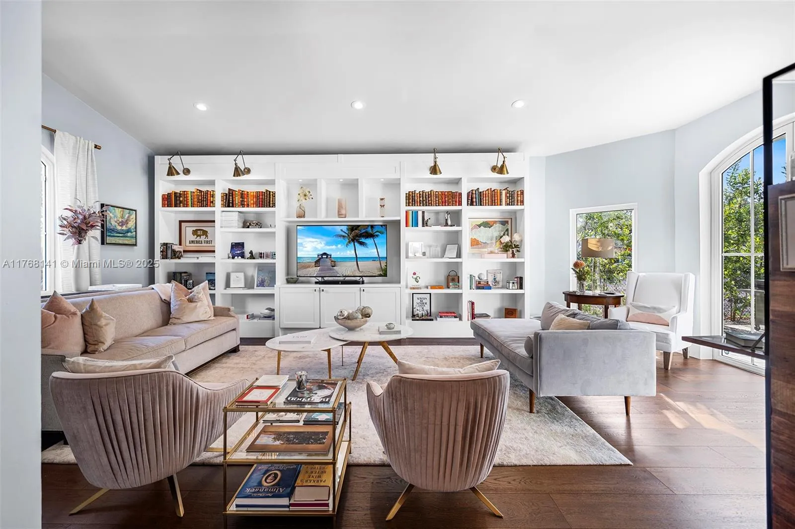 South Miami, Florida 33143, United States, 4 Bedrooms Bedrooms, ,4 BathroomsBathrooms,Residential,Active,92941