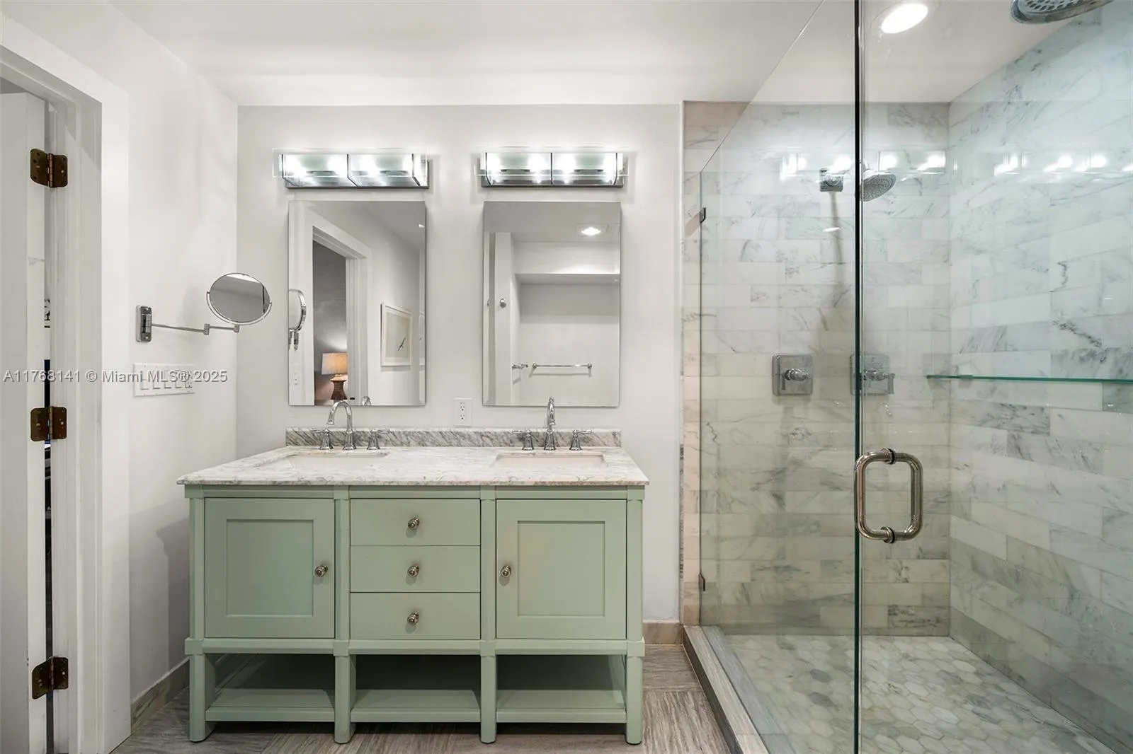 South Miami, Florida 33143, United States, 4 Bedrooms Bedrooms, ,4 BathroomsBathrooms,Residential,Active,92941