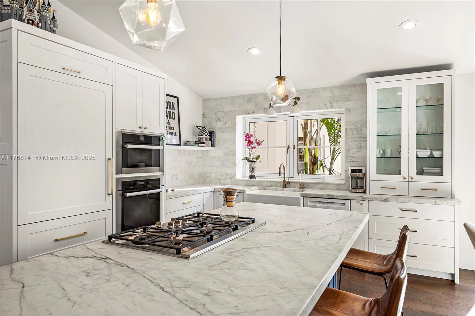 South Miami, Florida 33143, United States, 4 Bedrooms Bedrooms, ,4 BathroomsBathrooms,Residential,Active,92941