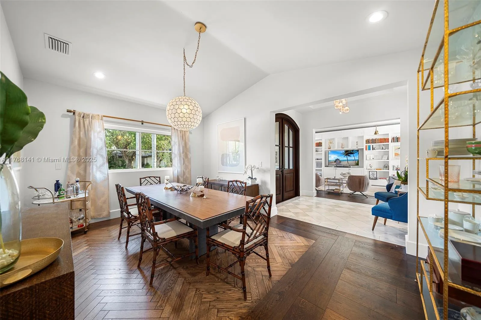 South Miami, Florida 33143, United States, 4 Bedrooms Bedrooms, ,4 BathroomsBathrooms,Residential,Active,92941