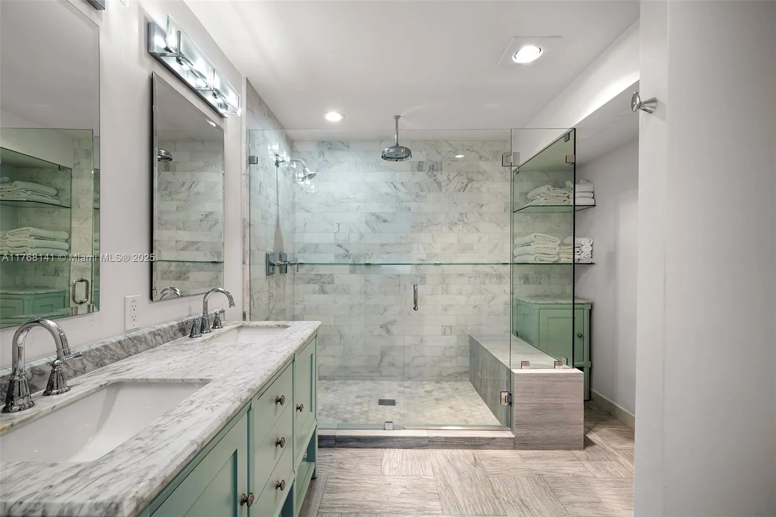 South Miami, Florida 33143, United States, 4 Bedrooms Bedrooms, ,4 BathroomsBathrooms,Residential,Active,92941