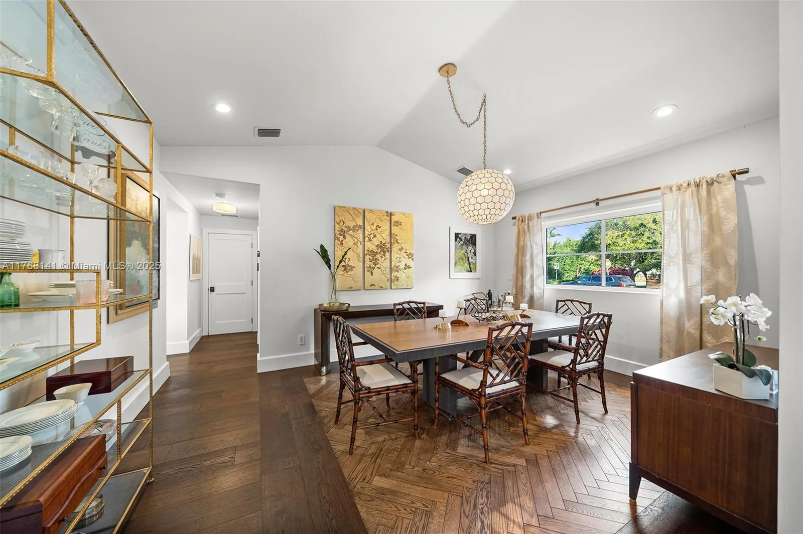 South Miami, Florida 33143, United States, 4 Bedrooms Bedrooms, ,4 BathroomsBathrooms,Residential,Active,92941