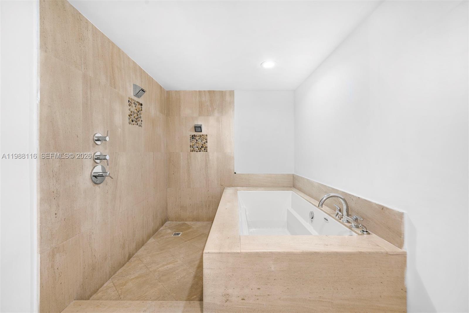 MEI CONDO - Residential