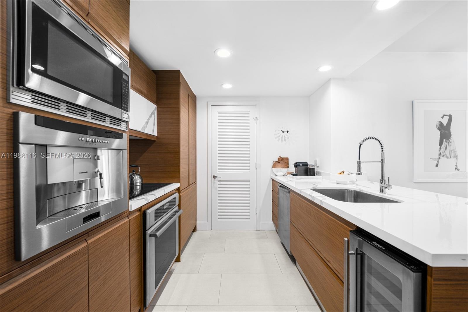 MEI CONDO - Residential