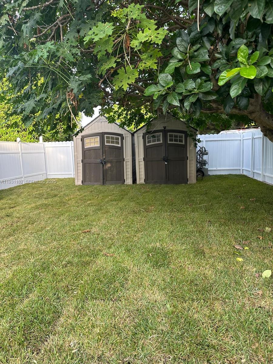 BERKELEY MANOR SEC 1 - Residential Lease