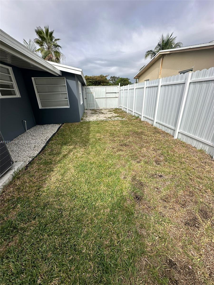 BERKELEY MANOR SEC 1 - Residential Lease