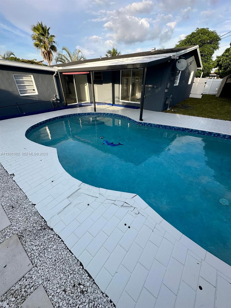 BERKELEY MANOR SEC 1 - Residential Lease