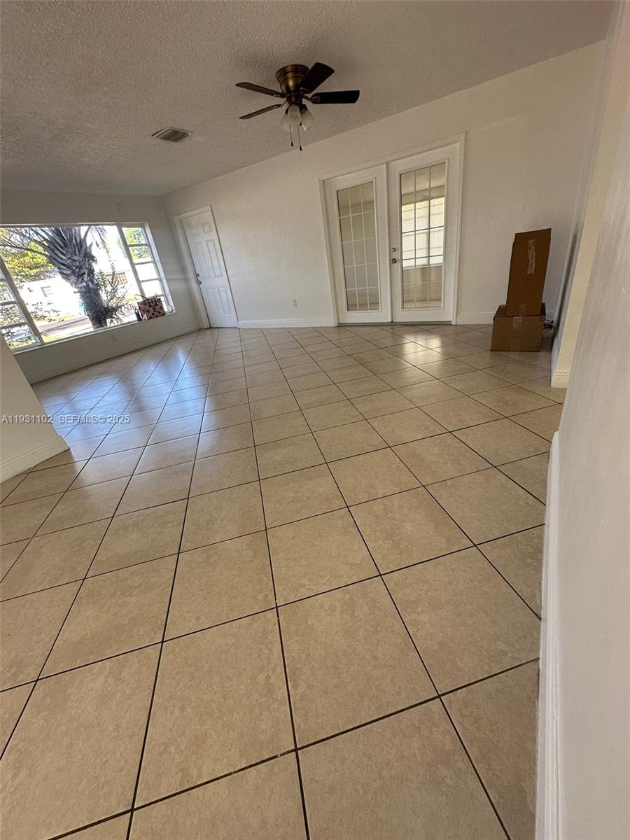 BERKELEY MANOR SEC 1 - Residential Lease