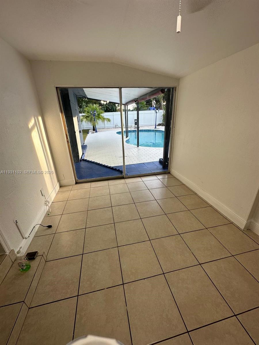 BERKELEY MANOR SEC 1 - Residential Lease