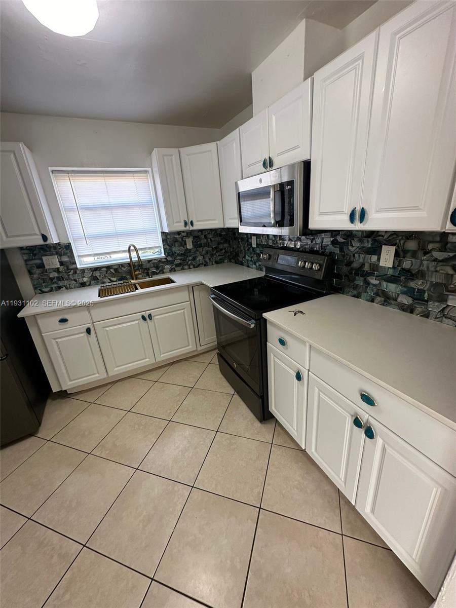 BERKELEY MANOR SEC 1 - Residential Lease