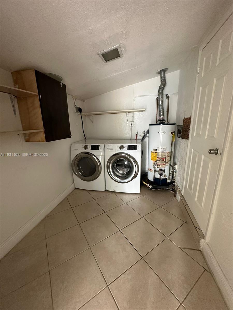 BERKELEY MANOR SEC 1 - Residential Lease