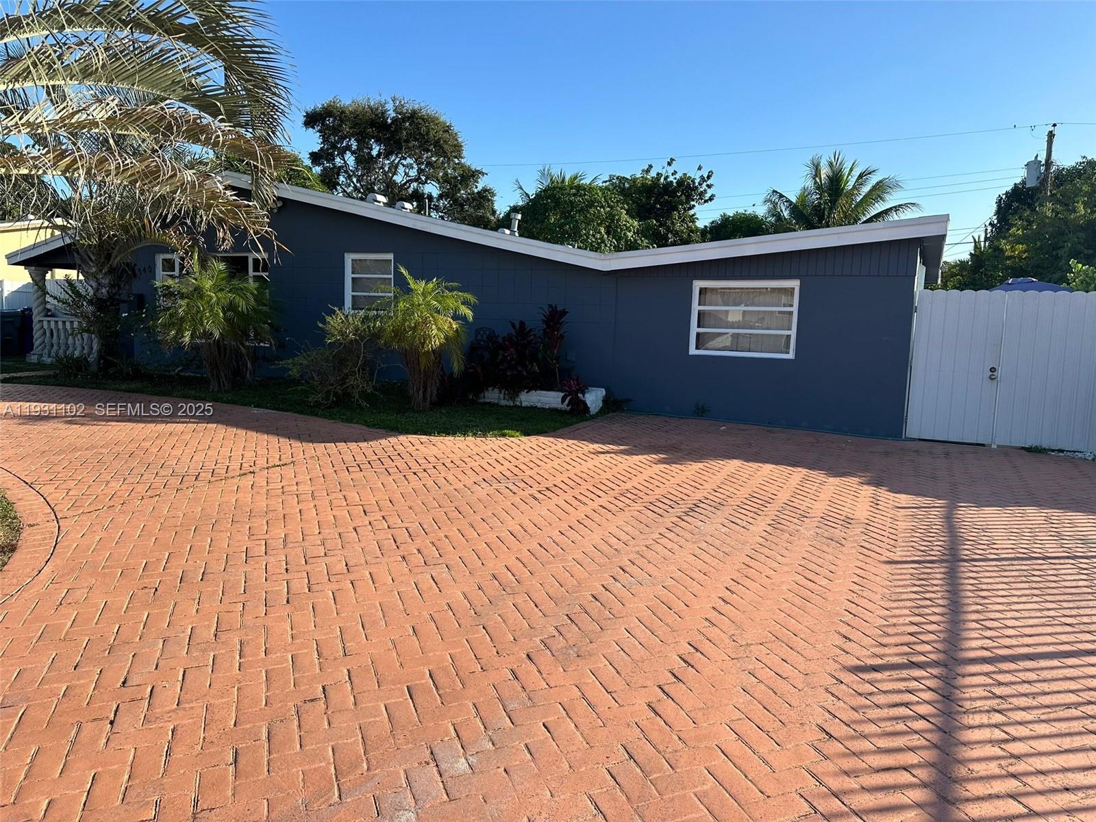 BERKELEY MANOR SEC 1 - Residential Lease