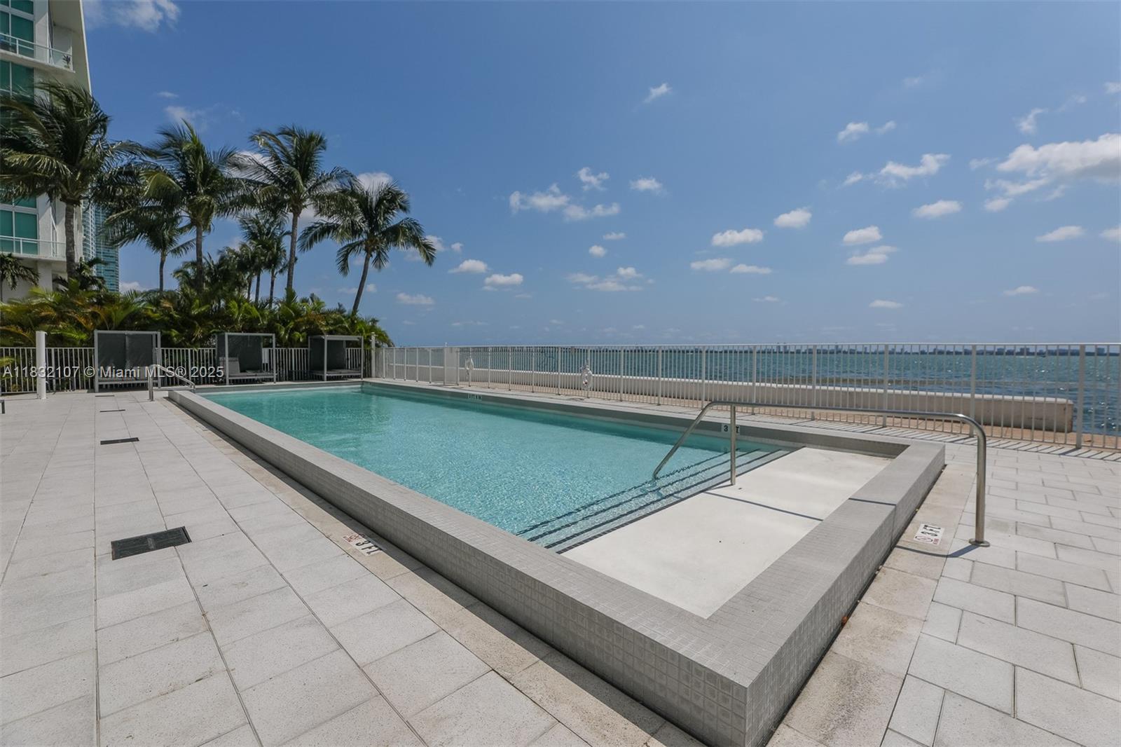 STAR LOFTS ON THE BAY CON - Residential