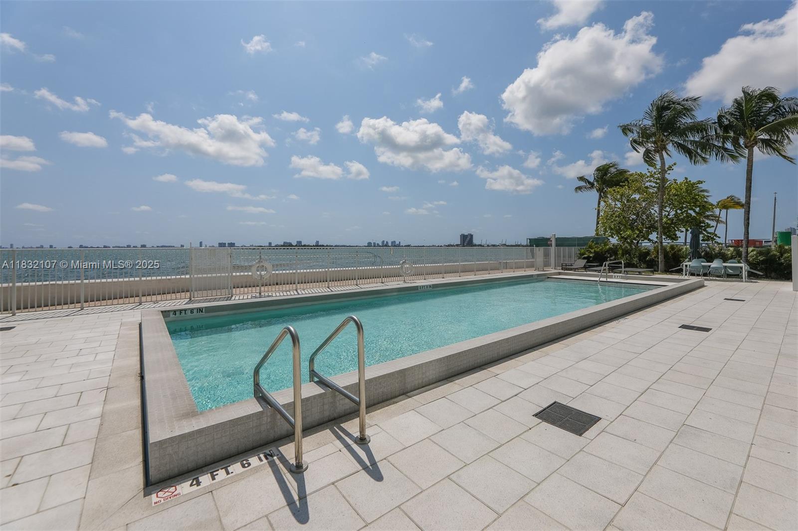 STAR LOFTS ON THE BAY CON - Residential