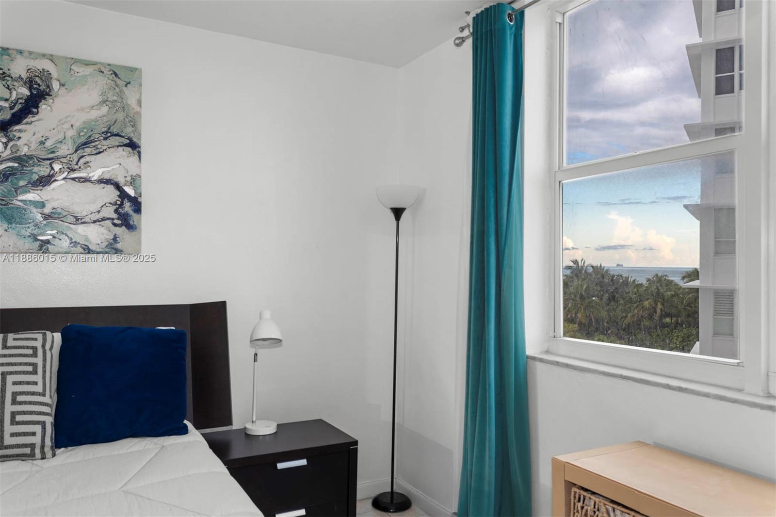 0HE CARRIAGE CLUB SOUTH C - Residential