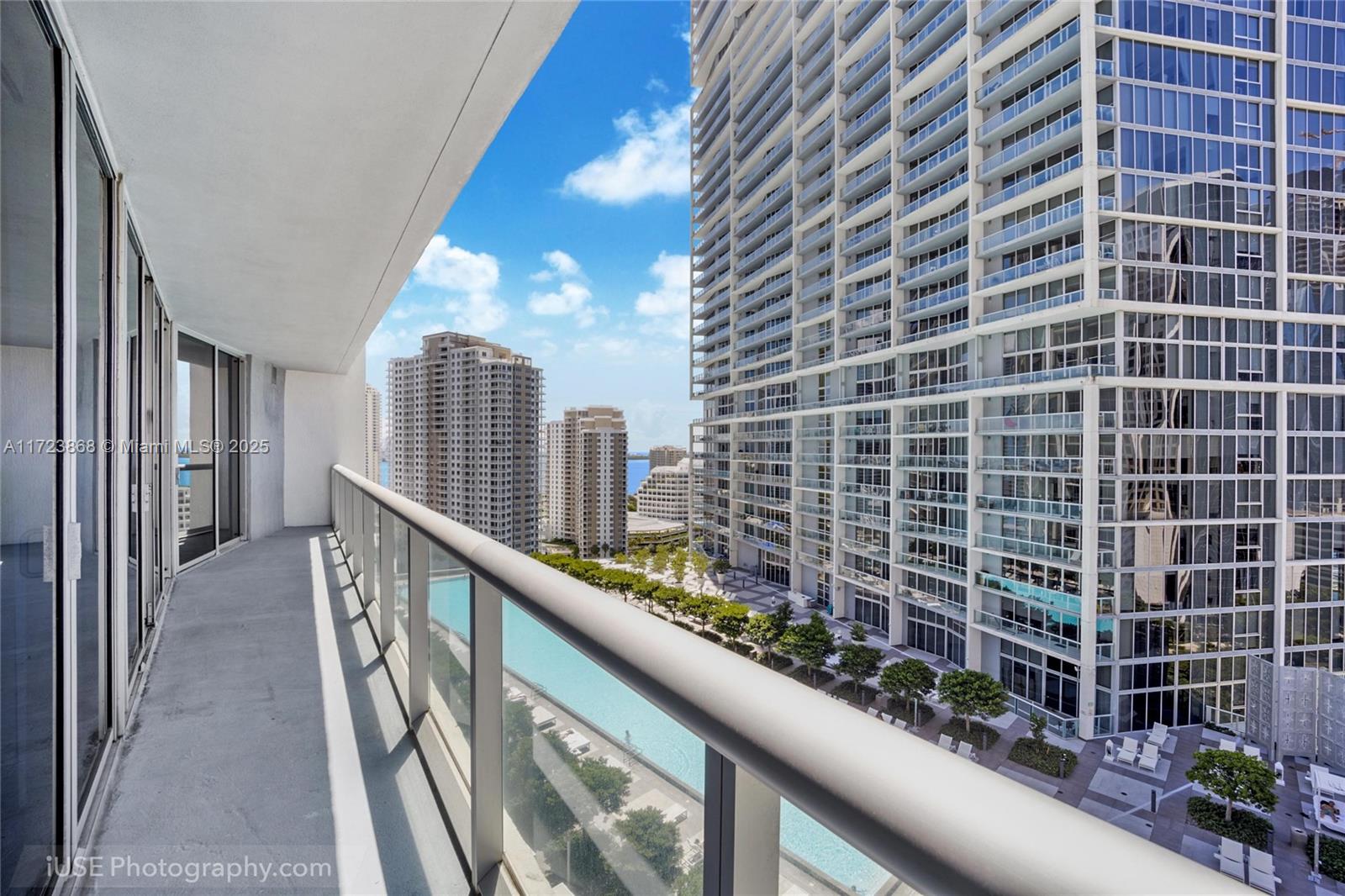 Property for Sale at 475 Brickell Ave 2013, Miami, Broward County, Florida - Bedrooms: 2 
Bathrooms: 2  - $795,000