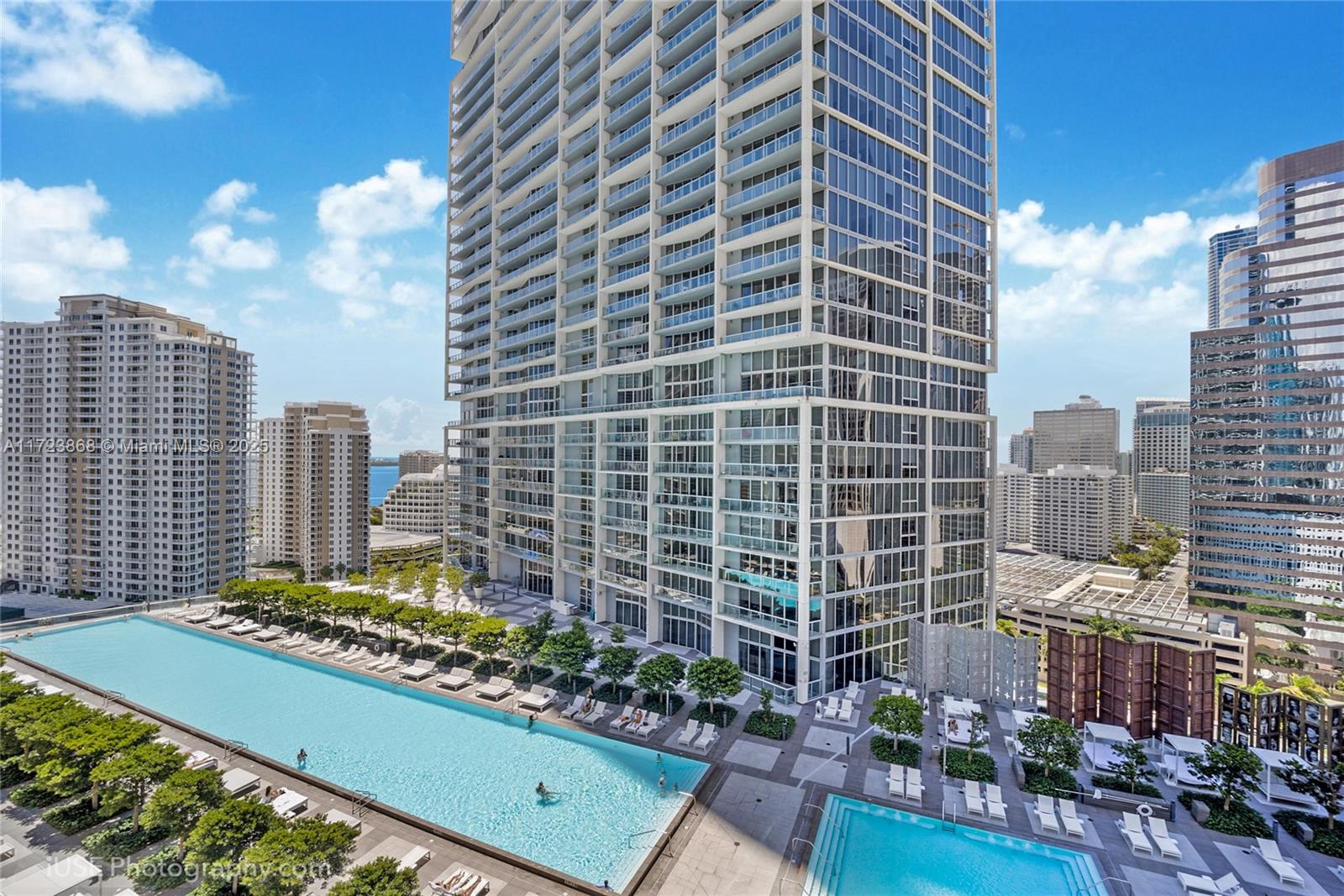 Property for Sale at 475 Brickell Ave 2013, Miami, Broward County, Florida - Bedrooms: 2 
Bathrooms: 2  - $805,000