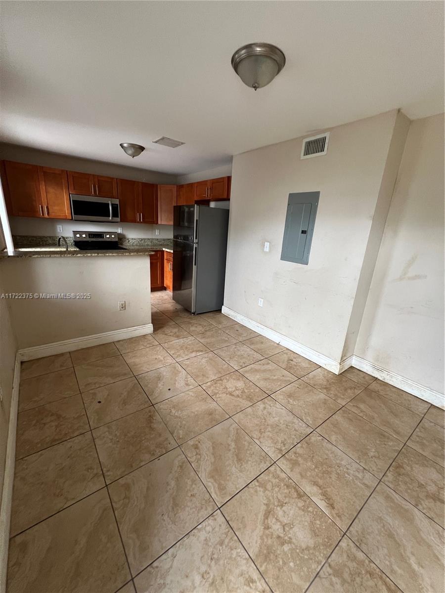 1999 NW 5th Pl 2
