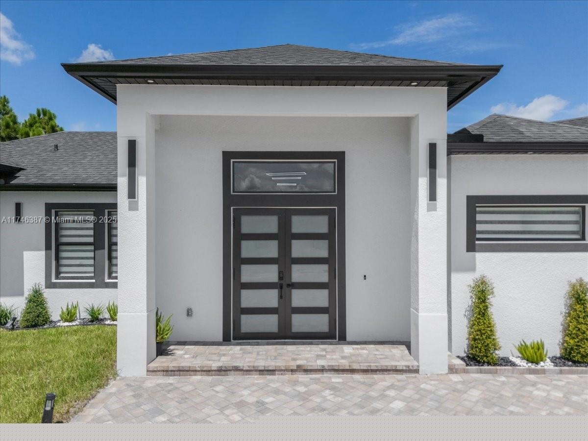 Photo 1 of 3510 9th Ct W Ct, Lehigh Acres, Florida, $450,000, Web #: 11746387
