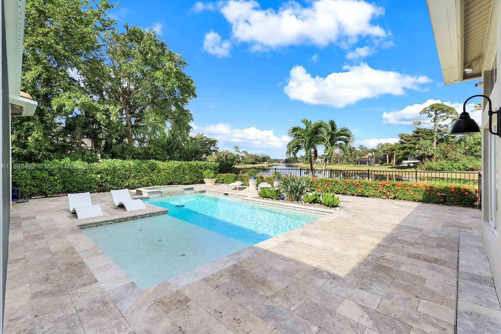 Longlake - Residential