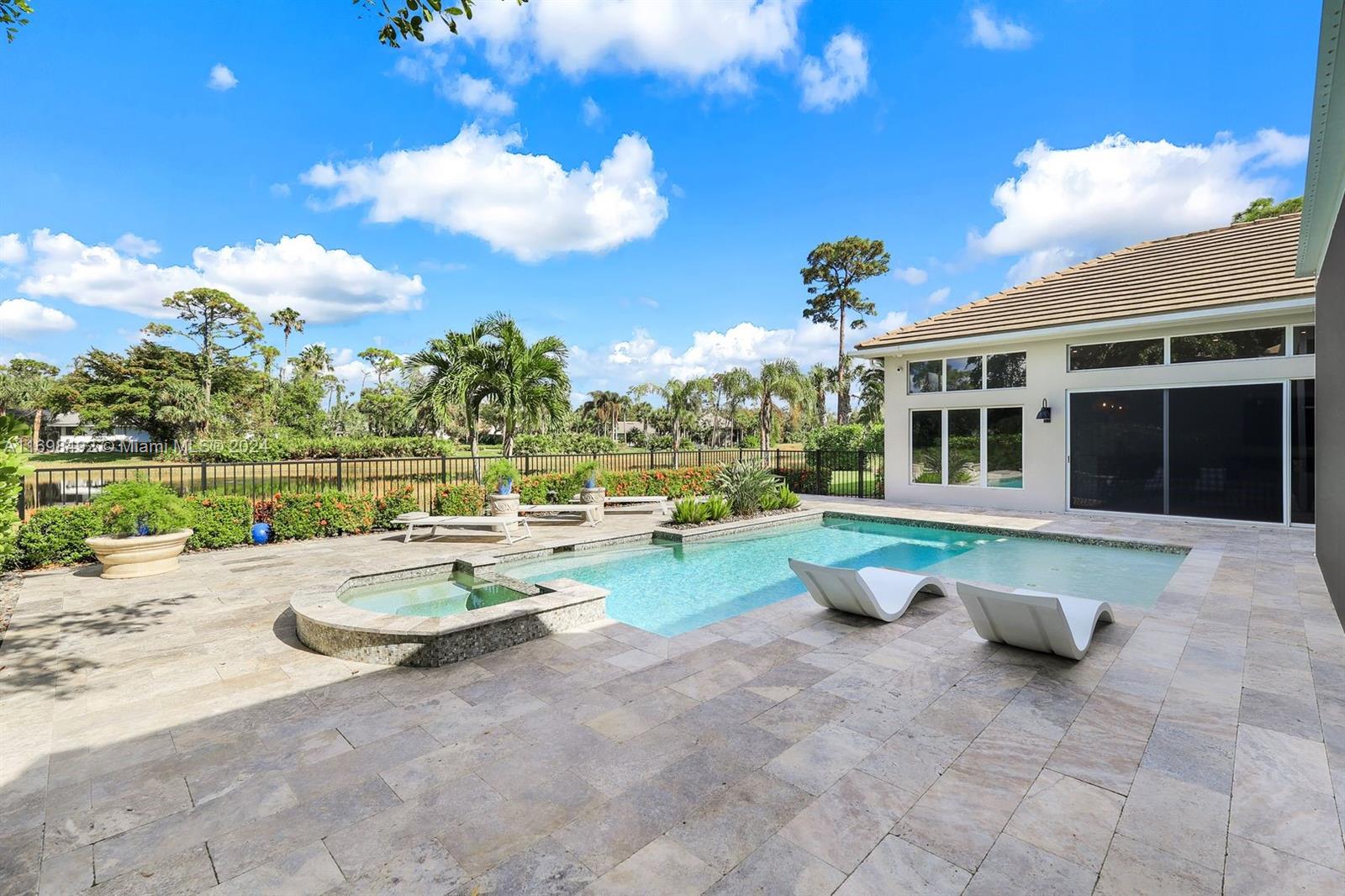 Longlake - Residential