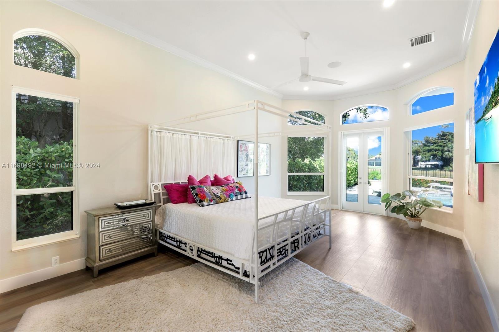 Longlake - Residential