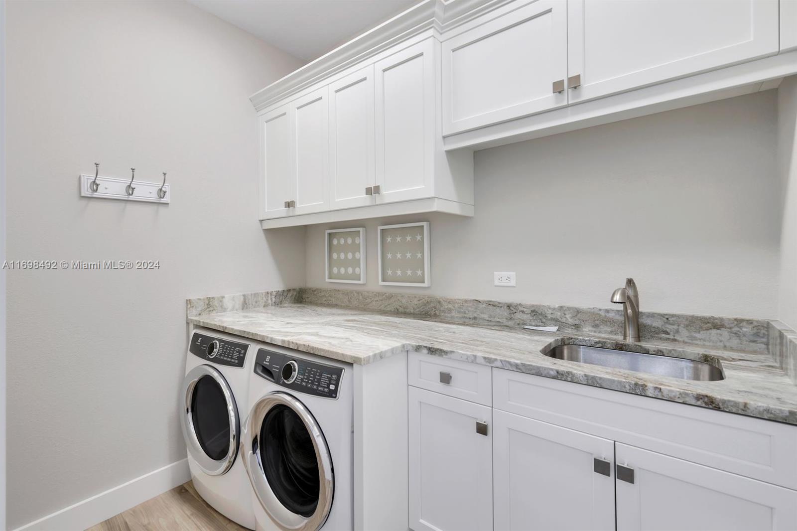 Longlake - Residential