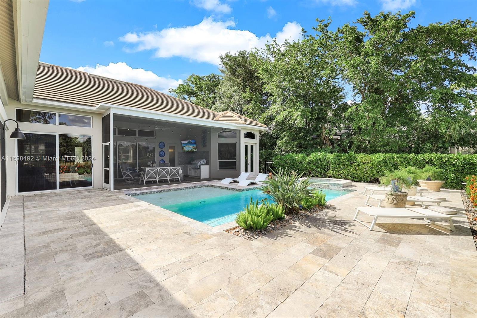 Longlake - Residential