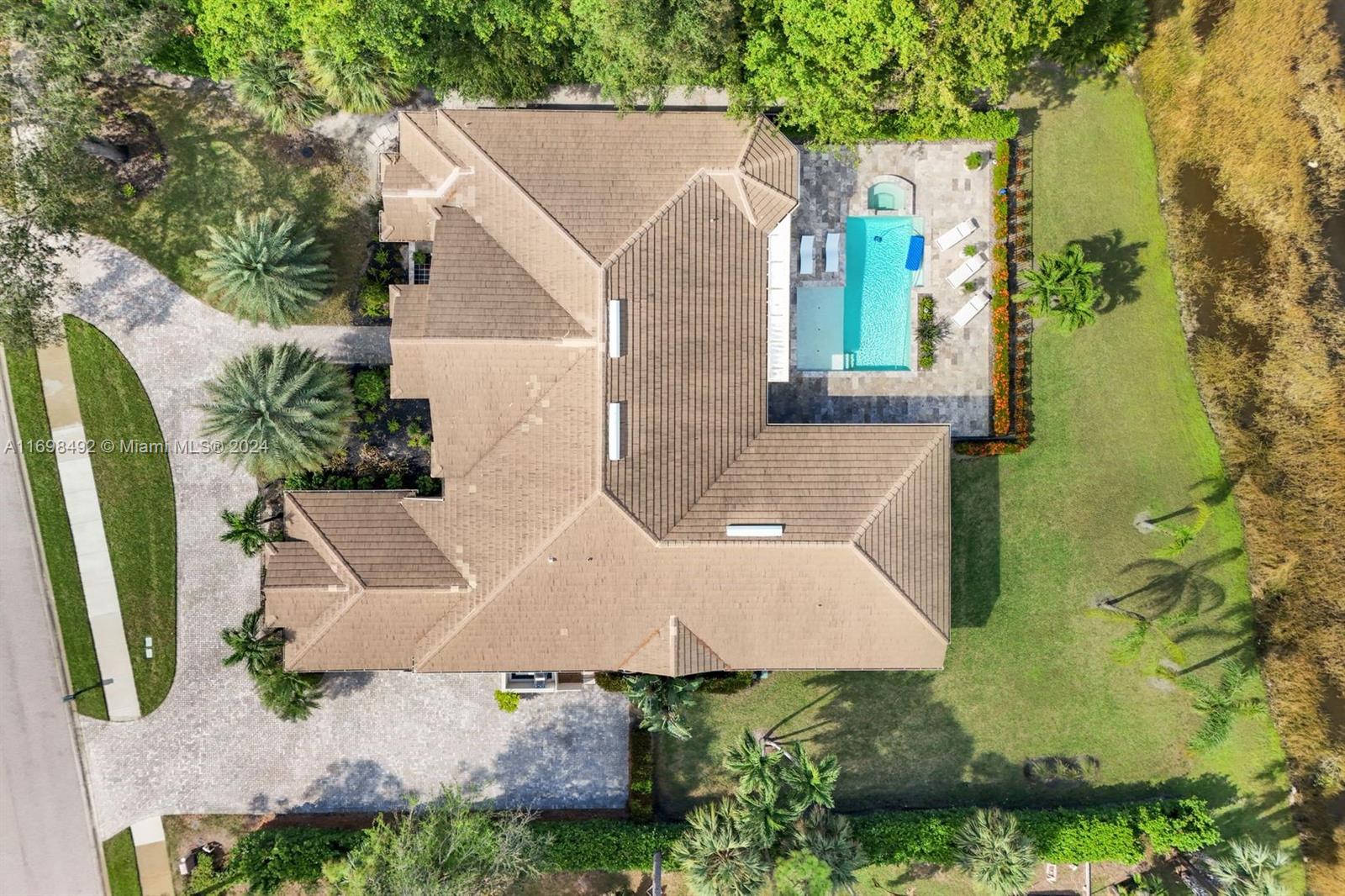 Longlake - Residential